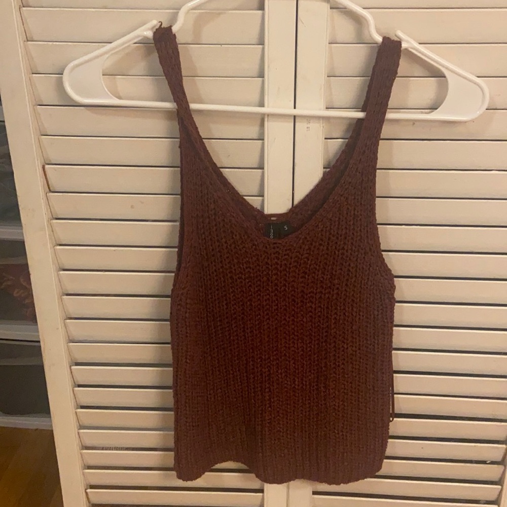 Moon and Madison Knut Crop Top